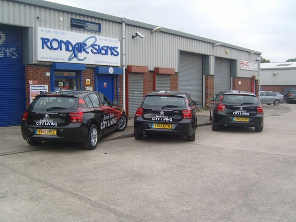 Vehicle Branding 015
