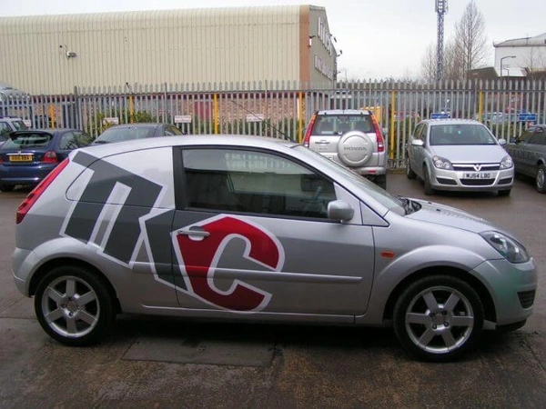 Vehicle Branding 104 700